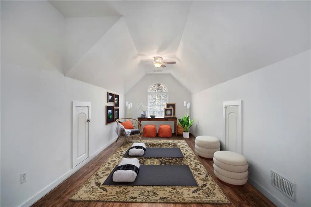 207 Crossing Valley Lane, Sandy Springs, Georgia 30339, 3 Bedrooms Bedrooms, ,2 BathroomsBathrooms,Residential,Sold,207 Crossing Valley Lane,6841866