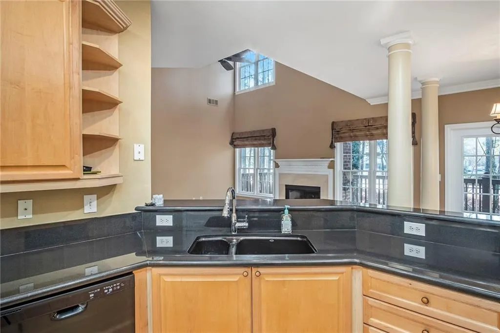207 Crossing Valley Lane, Sandy Springs, Georgia 30339, 3 Bedrooms Bedrooms, ,2 BathroomsBathrooms,Residential,Sold,207 Crossing Valley Lane,6841866