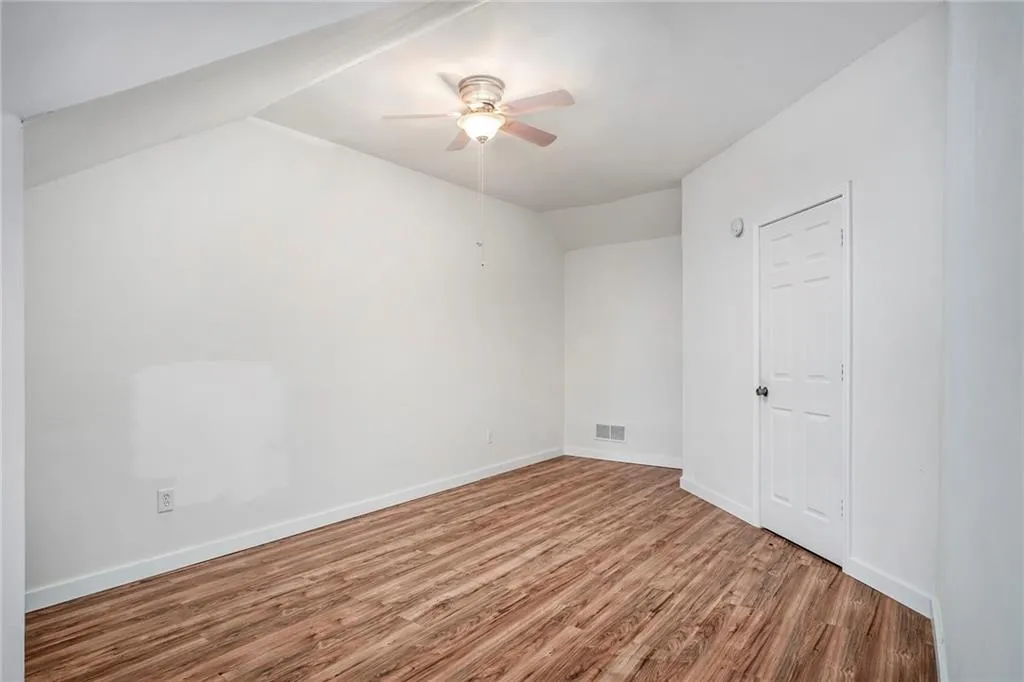 207 Crossing Valley Lane, Sandy Springs, Georgia 30339, 3 Bedrooms Bedrooms, ,2 BathroomsBathrooms,Residential,Sold,207 Crossing Valley Lane,6841866