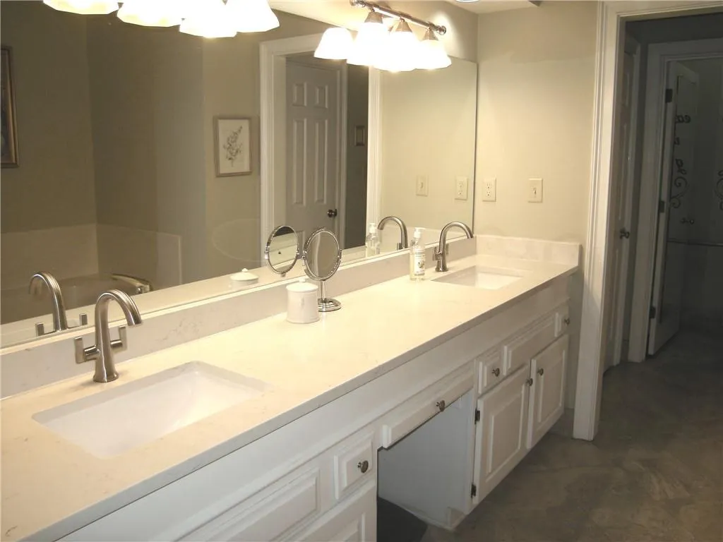 7155 Roswell Road Unit 5, Atlanta, Georgia 30328, 3 Bedrooms Bedrooms, ,2 BathroomsBathrooms,Residential,Sold,7155 Roswell Road Unit 5,6992957 7155 Roswell Road Unit 5, Atlanta, Georgia 30328, 3 Bedrooms Bedrooms, ,2 BathroomsBathrooms,Residential,Sold,7155 Roswell Road Unit 5,6992957