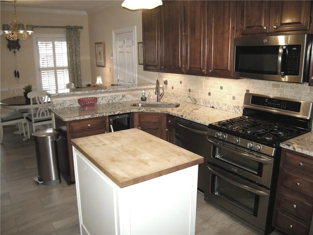 7155 Roswell Road Unit 5, Atlanta, Georgia 30328, 3 Bedrooms Bedrooms, ,2 BathroomsBathrooms,Residential,Sold,7155 Roswell Road Unit 5,6992957 7155 Roswell Road Unit 5, Atlanta, Georgia 30328, 3 Bedrooms Bedrooms, ,2 BathroomsBathrooms,Residential,Sold,7155 Roswell Road Unit 5,6992957