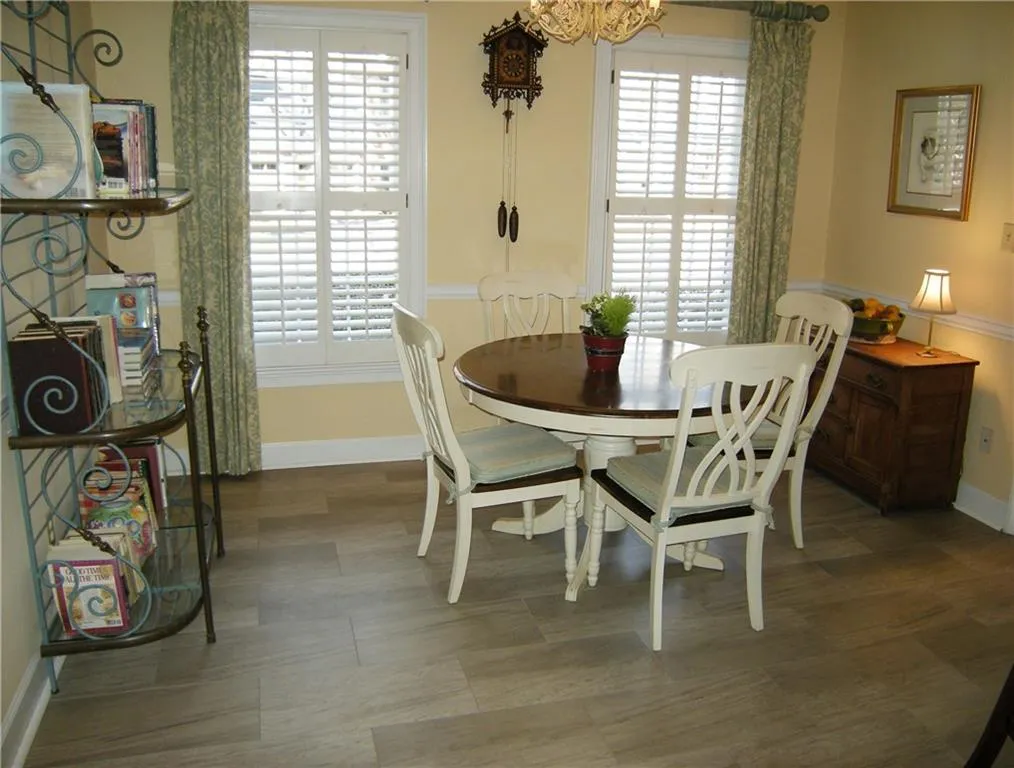 7155 Roswell Road Unit 5, Atlanta, Georgia 30328, 3 Bedrooms Bedrooms, ,2 BathroomsBathrooms,Residential,Sold,7155 Roswell Road Unit 5,6992957 7155 Roswell Road Unit 5, Atlanta, Georgia 30328, 3 Bedrooms Bedrooms, ,2 BathroomsBathrooms,Residential,Sold,7155 Roswell Road Unit 5,6992957