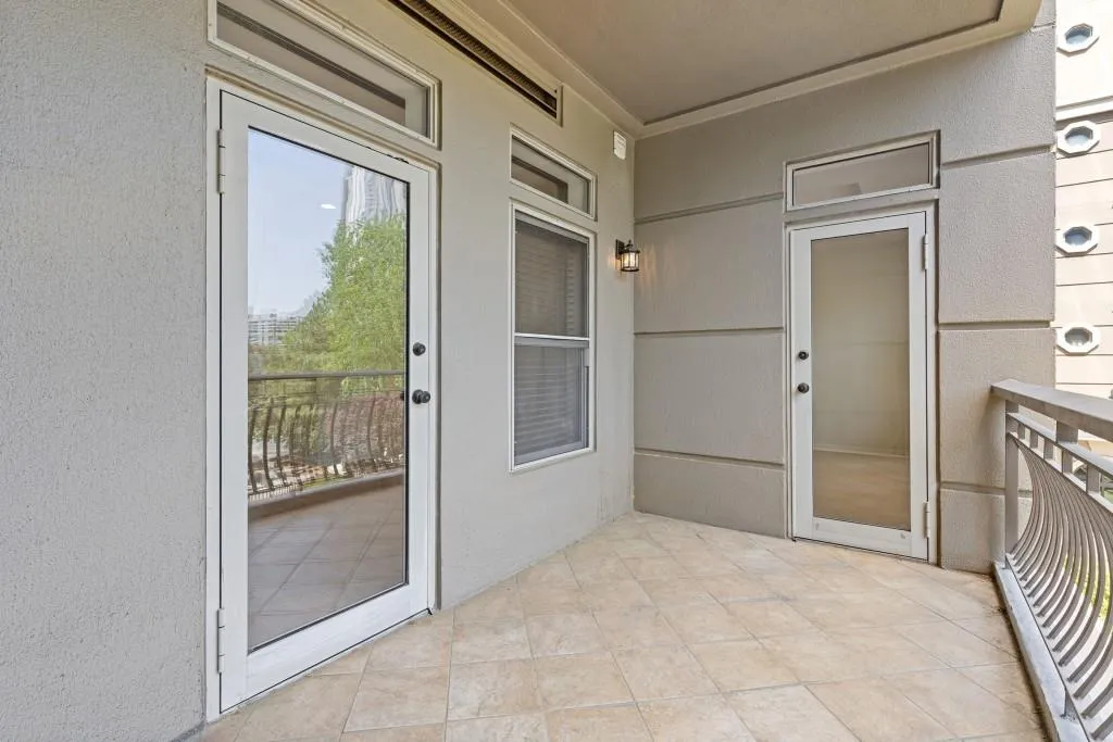 3334 Peachtree Road Ne Unit 101, Atlanta, Georgia 30326, 1 Bedroom Bedrooms, ,1 BathroomBathrooms,Residential,For Sale,3334 Peachtree Road Ne Unit 101,7573803