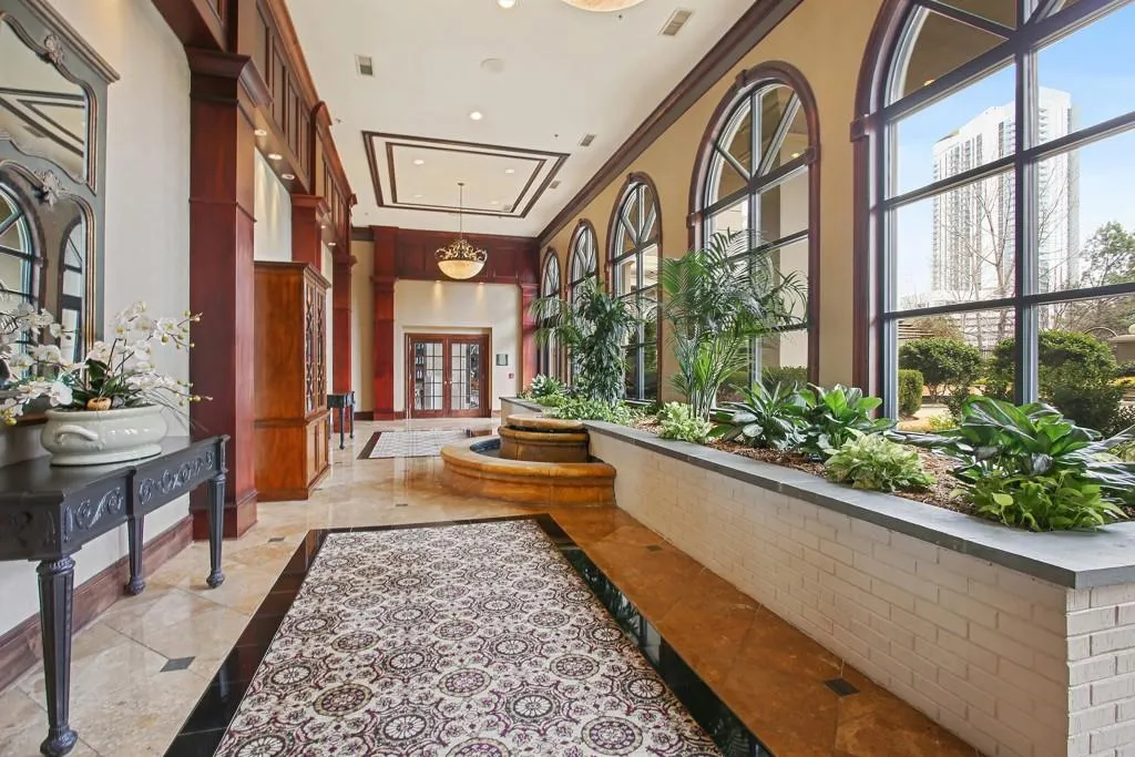 3334 Peachtree Road Ne Unit 101, Atlanta, Georgia 30326, 1 Bedroom Bedrooms, ,1 BathroomBathrooms,Residential,For Sale,3334 Peachtree Road Ne Unit 101,7573803