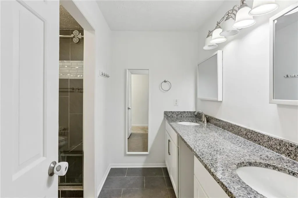 Upstairs hall bath