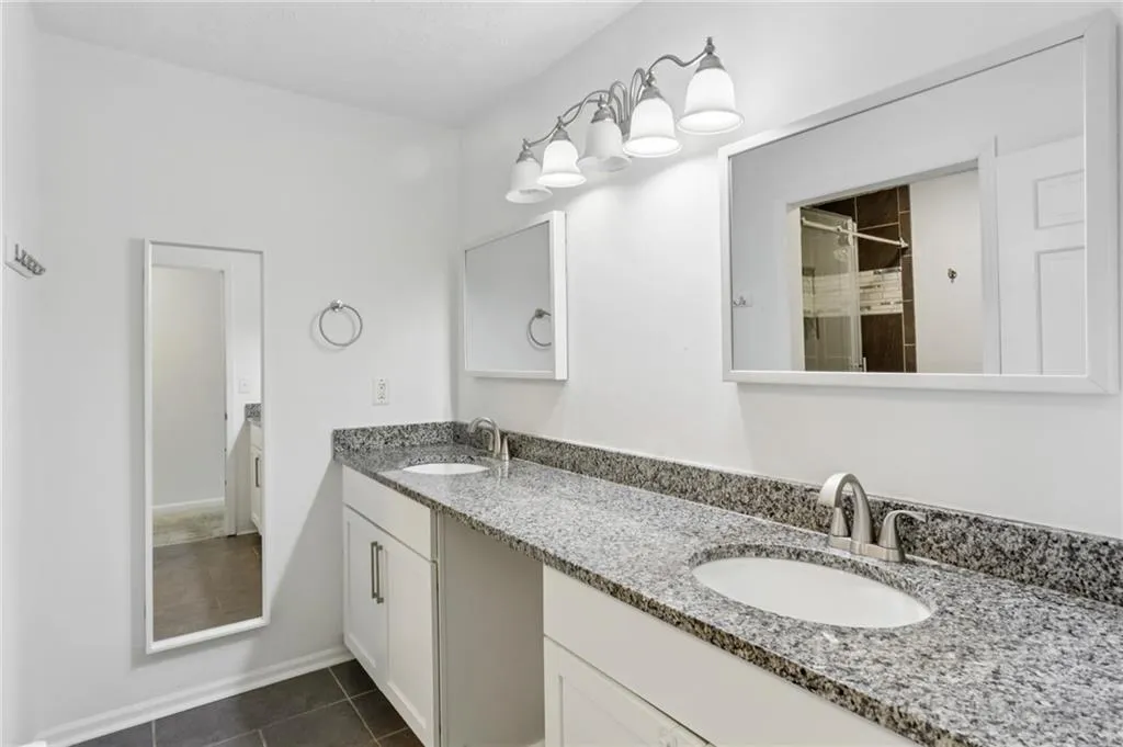 Hall bath upstairs.