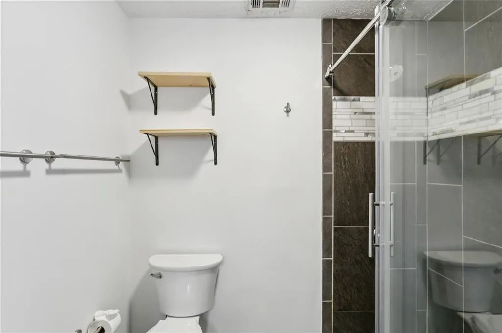Hall bath upstairs.