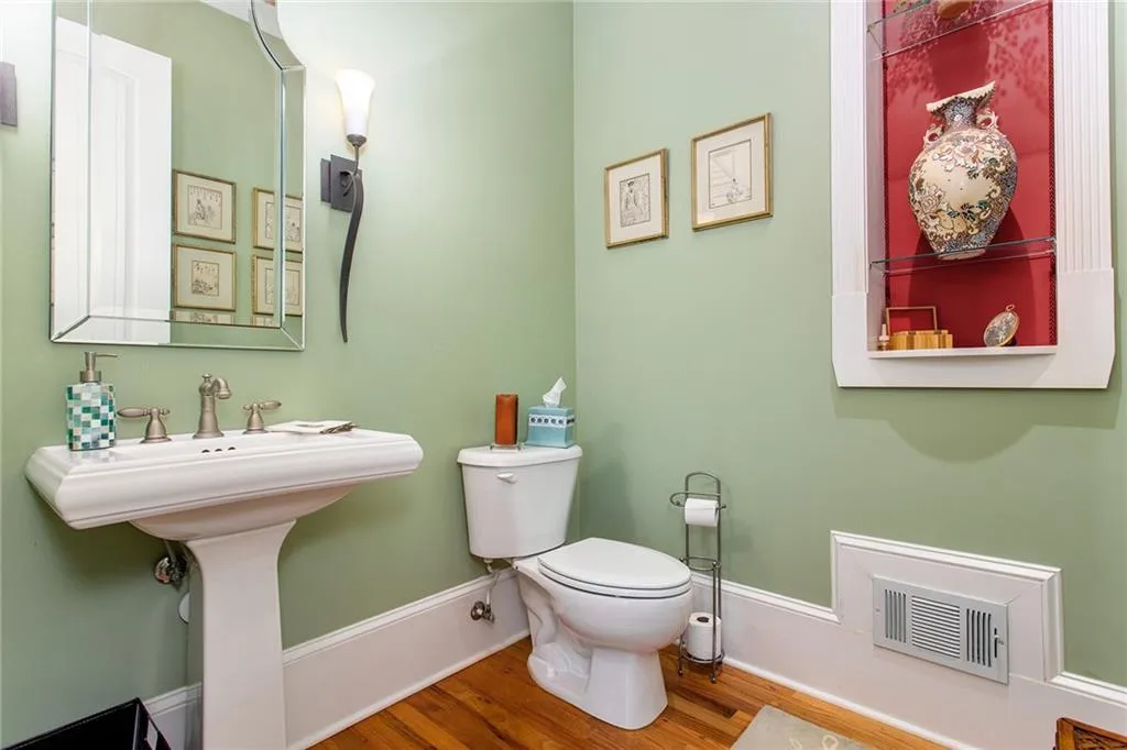 1130 Charles Towne Square, Sandy Springs, Georgia 30328, 4 Bedrooms Bedrooms, ,3 BathroomsBathrooms,Residential,Sold,1130 Charles Towne Square,6767314