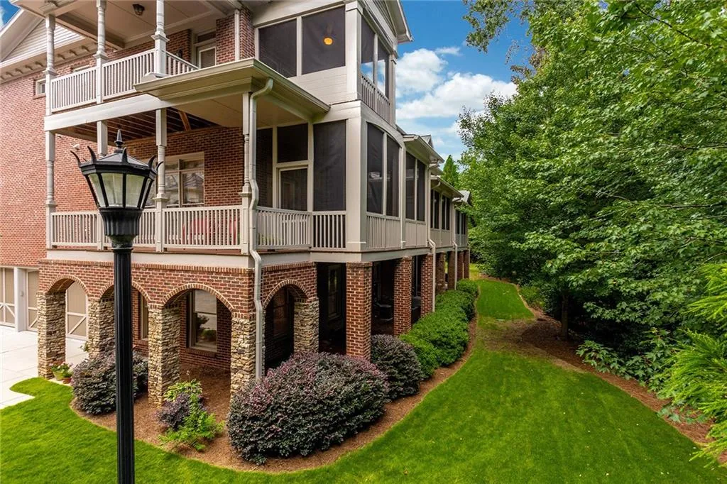 1130 Charles Towne Square, Sandy Springs, Georgia 30328, 4 Bedrooms Bedrooms, ,3 BathroomsBathrooms,Residential,Sold,1130 Charles Towne Square,6767314