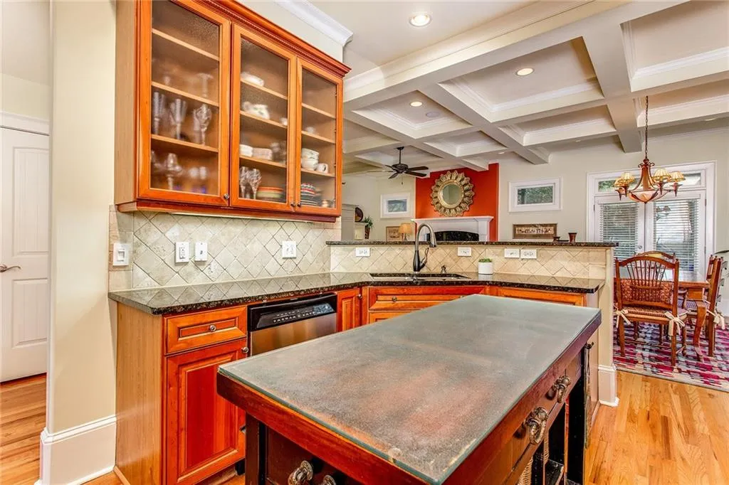 1130 Charles Towne Square, Sandy Springs, Georgia 30328, 4 Bedrooms Bedrooms, ,3 BathroomsBathrooms,Residential,Sold,1130 Charles Towne Square,6767314