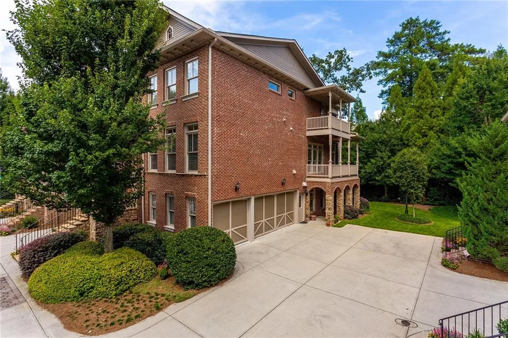 1130 Charles Towne Square, Sandy Springs, Georgia 30328, 4 Bedrooms Bedrooms, ,3 BathroomsBathrooms,Residential,Sold,1130 Charles Towne Square,6767314