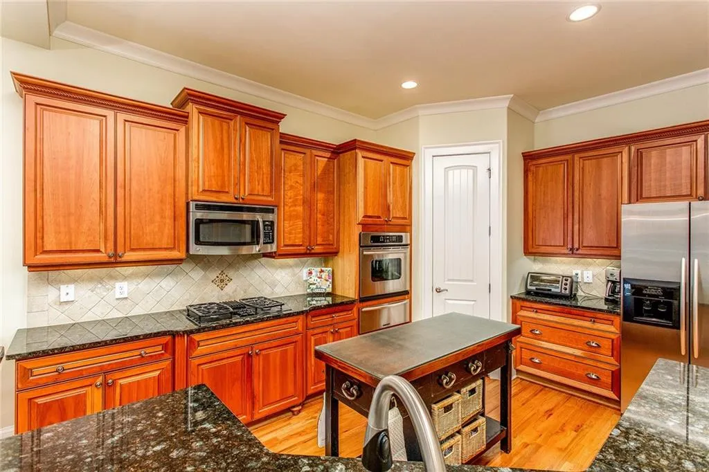 1130 Charles Towne Square, Sandy Springs, Georgia 30328, 4 Bedrooms Bedrooms, ,3 BathroomsBathrooms,Residential,Sold,1130 Charles Towne Square,6767314