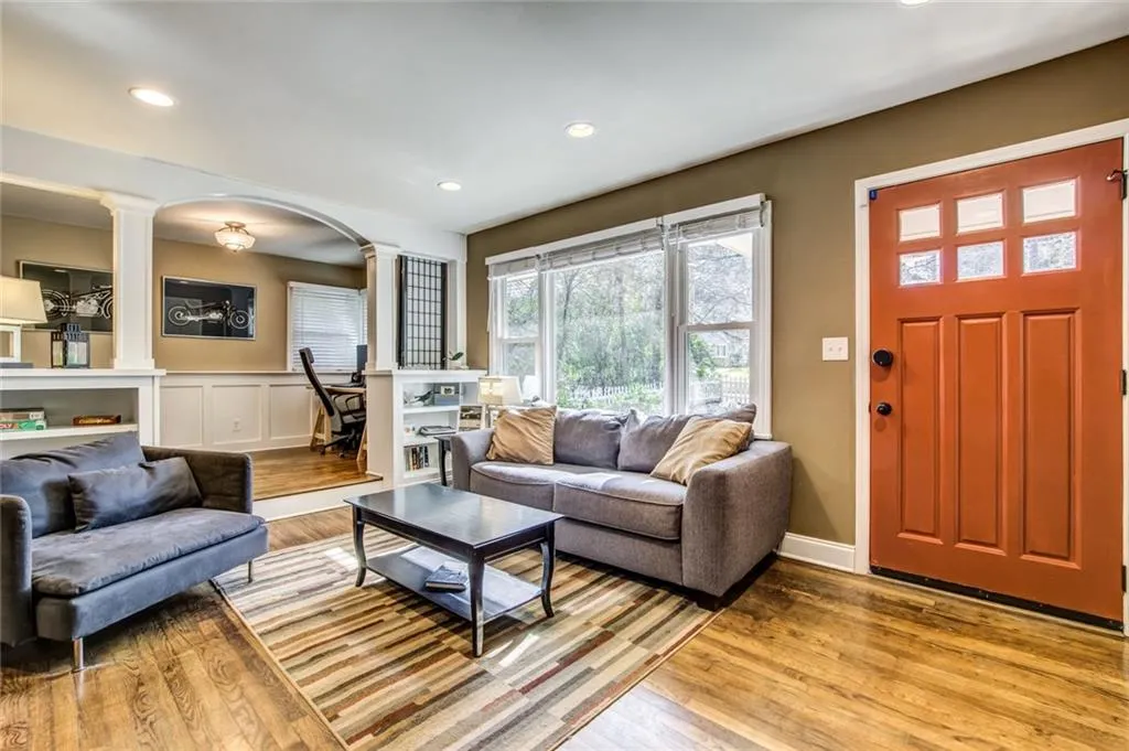 1911 La Dawn Lane Nw, Atlanta, Georgia 30318, 2 Bedrooms Bedrooms, ,1 BathroomBathrooms,Residential,Sold,1911 La Dawn Lane Nw,6124085