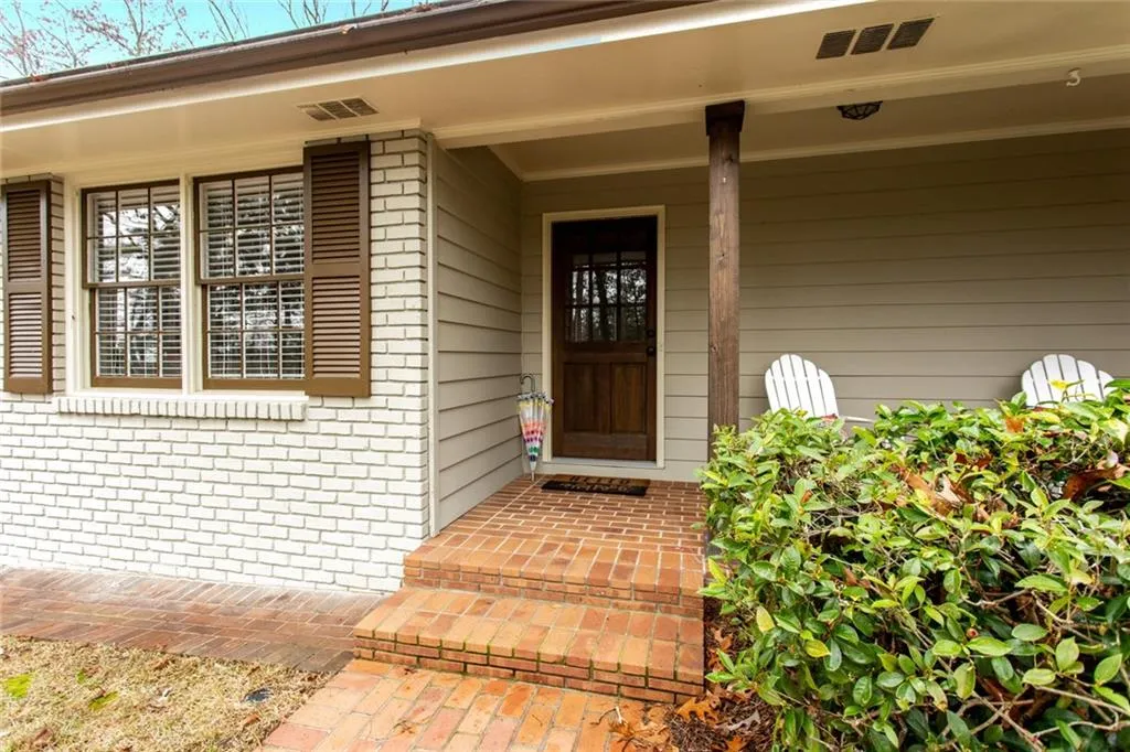 6410 Colewood Court Nw, Atlanta, Georgia 30328, 4 Bedrooms Bedrooms, ,3 BathroomsBathrooms,Residential,Sold,6410 Colewood Court Nw,6122763