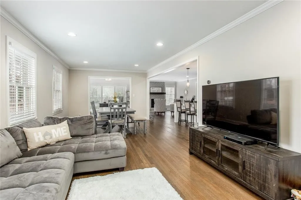 6410 Colewood Court Nw, Atlanta, Georgia 30328, 4 Bedrooms Bedrooms, ,3 BathroomsBathrooms,Residential,Sold,6410 Colewood Court Nw,6122763