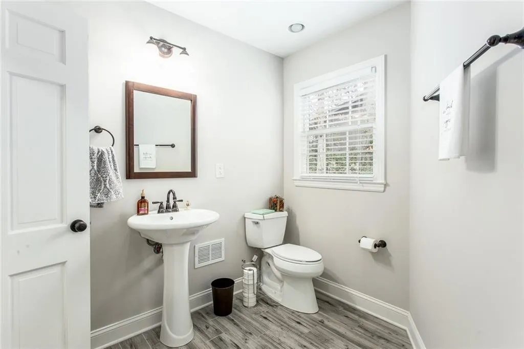 6410 Colewood Court Nw, Atlanta, Georgia 30328, 4 Bedrooms Bedrooms, ,3 BathroomsBathrooms,Residential,Sold,6410 Colewood Court Nw,6122763