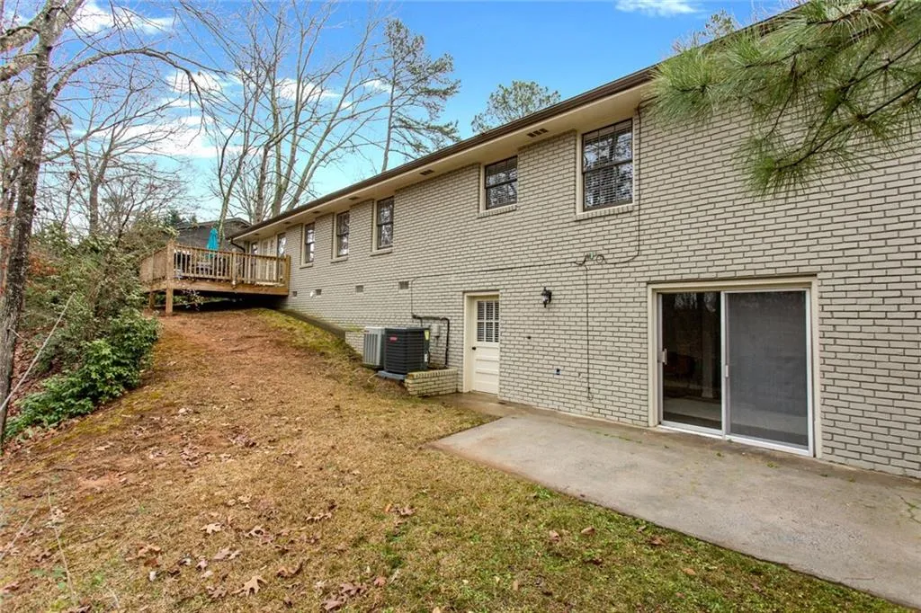 6410 Colewood Court Nw, Atlanta, Georgia 30328, 4 Bedrooms Bedrooms, ,3 BathroomsBathrooms,Residential,Sold,6410 Colewood Court Nw,6122763