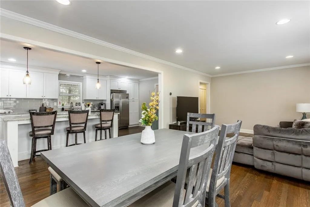 6410 Colewood Court Nw, Atlanta, Georgia 30328, 4 Bedrooms Bedrooms, ,3 BathroomsBathrooms,Residential,Sold,6410 Colewood Court Nw,6122763