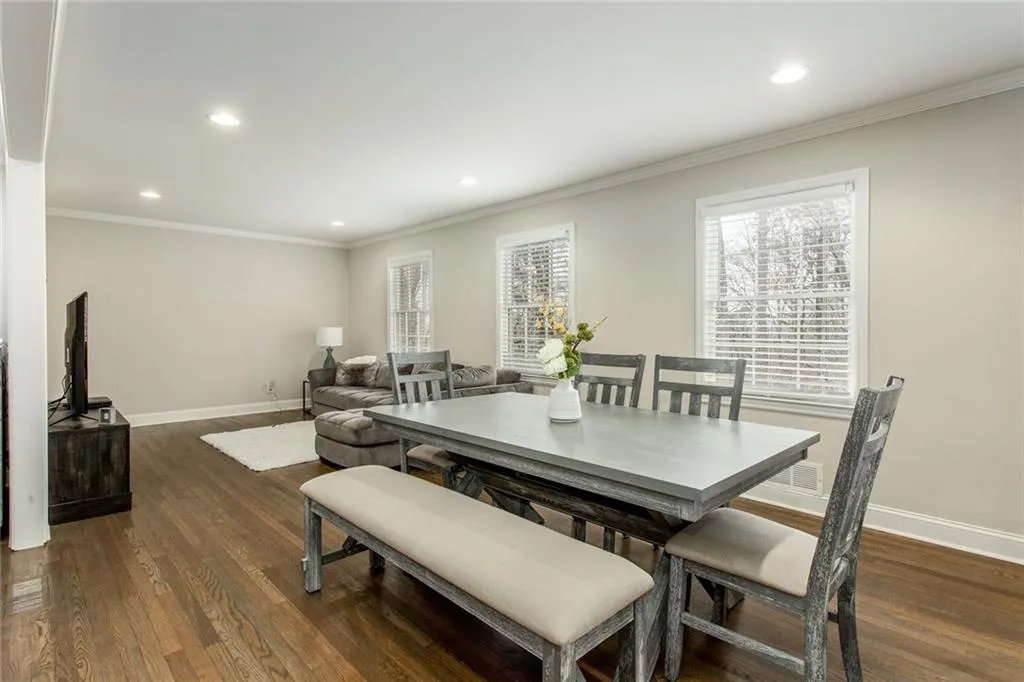 6410 Colewood Court Nw, Atlanta, Georgia 30328, 4 Bedrooms Bedrooms, ,3 BathroomsBathrooms,Residential,Sold,6410 Colewood Court Nw,6122763