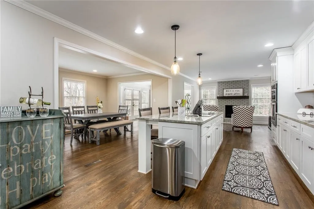 6410 Colewood Court Nw, Atlanta, Georgia 30328, 4 Bedrooms Bedrooms, ,3 BathroomsBathrooms,Residential,Sold,6410 Colewood Court Nw,6122763