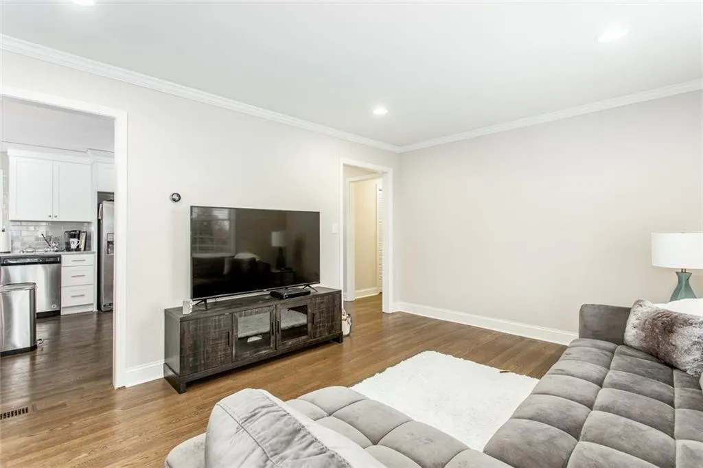 6410 Colewood Court Nw, Atlanta, Georgia 30328, 4 Bedrooms Bedrooms, ,3 BathroomsBathrooms,Residential,Sold,6410 Colewood Court Nw,6122763