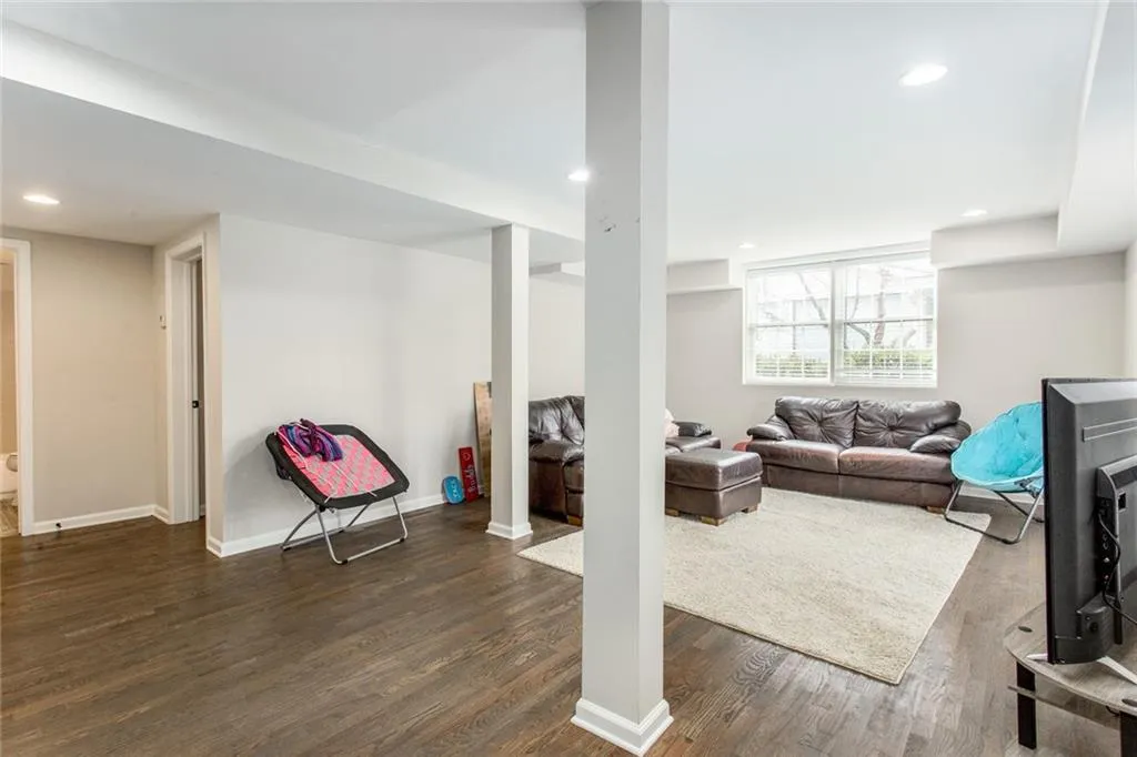 6410 Colewood Court Nw, Atlanta, Georgia 30328, 4 Bedrooms Bedrooms, ,3 BathroomsBathrooms,Residential,Sold,6410 Colewood Court Nw,6122763