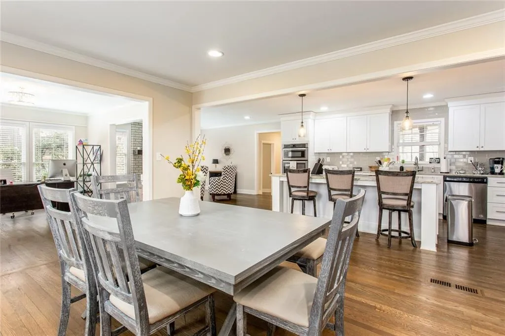 6410 Colewood Court Nw, Atlanta, Georgia 30328, 4 Bedrooms Bedrooms, ,3 BathroomsBathrooms,Residential,Sold,6410 Colewood Court Nw,6122763