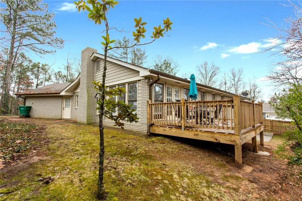 6410 Colewood Court Nw, Atlanta, Georgia 30328, 4 Bedrooms Bedrooms, ,3 BathroomsBathrooms,Residential,Sold,6410 Colewood Court Nw,6122763