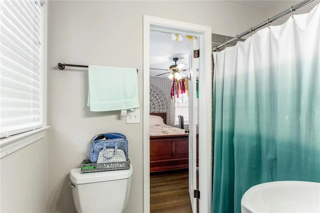 6410 Colewood Court Nw, Atlanta, Georgia 30328, 4 Bedrooms Bedrooms, ,3 BathroomsBathrooms,Residential,Sold,6410 Colewood Court Nw,6122763