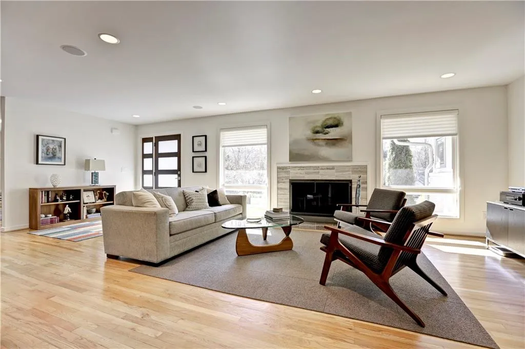 245 Colewood Way, Sandy Springs, Georgia 30328, 4 Bedrooms Bedrooms, ,2 BathroomsBathrooms,Residential,Sold,245 Colewood Way,5647935