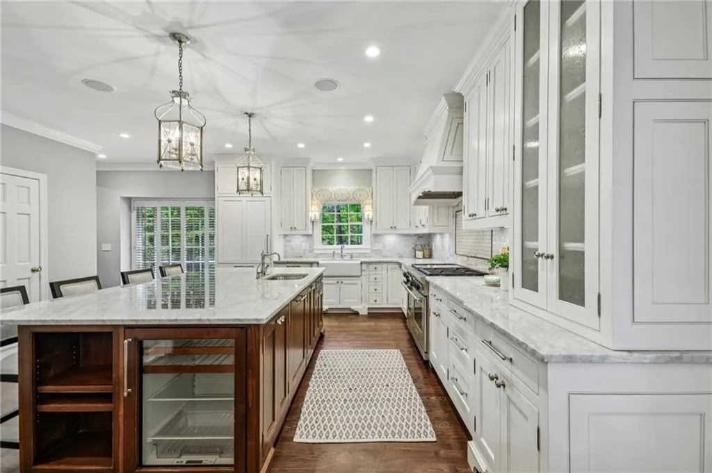 5240 Kenbrook Way, Atlanta, Georgia 30327, 4 Bedrooms Bedrooms, ,4 BathroomsBathrooms,Residential,For Sale,5240 Kenbrook Way,7764567