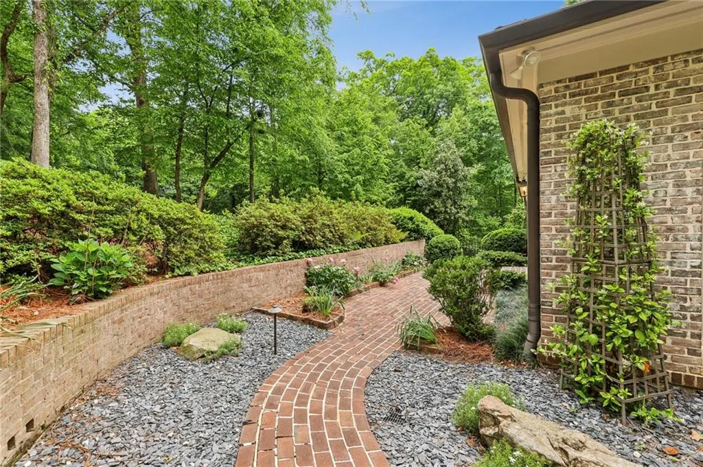5240 Kenbrook Way, Atlanta, Georgia 30327, 4 Bedrooms Bedrooms, ,4 BathroomsBathrooms,Residential,For Sale,5240 Kenbrook Way,7764567