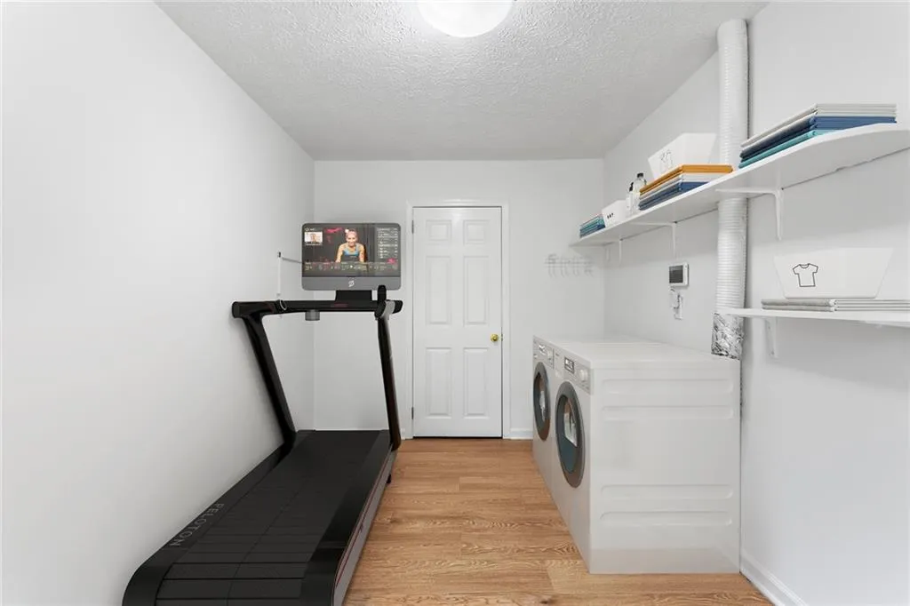 5150 High Point Road, Atlanta, Georgia 30342, 3 Bedrooms Bedrooms, ,2 BathroomsBathrooms,Residential,Sold,5150 High Point Road,7161841