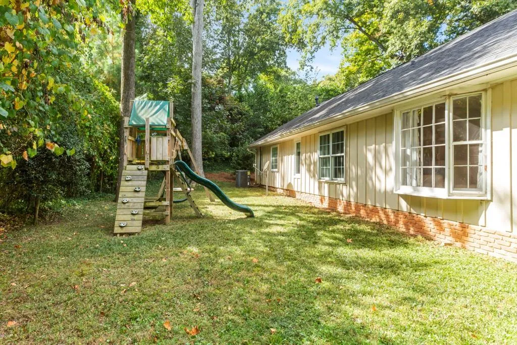 5150 High Point Road, Atlanta, Georgia 30342, 3 Bedrooms Bedrooms, ,2 BathroomsBathrooms,Residential,Sold,5150 High Point Road,7161841