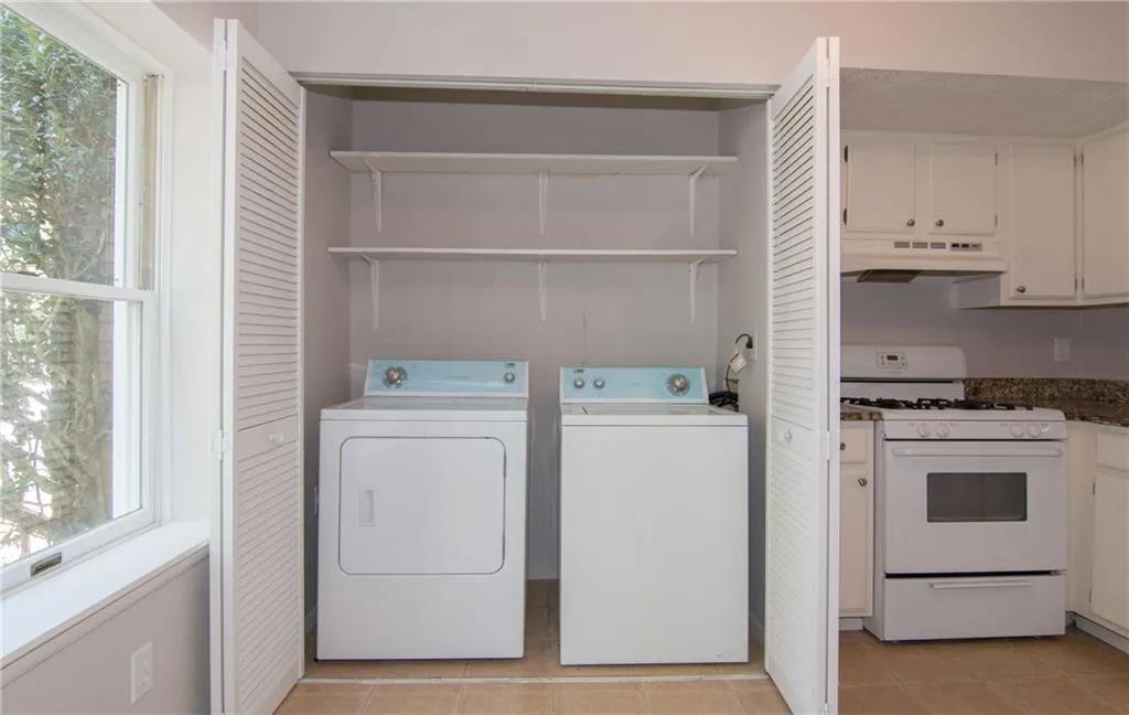 8851 Long Beach Circle, Atlanta, Georgia 30350, 2 Bedrooms Bedrooms, ,2 BathroomsBathrooms,Residential,Sold,8851 Long Beach Circle,5602440