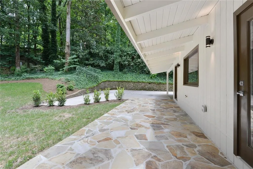 525 Bridgewater Drive, Atlanta, Georgia 30328, 4 Bedrooms Bedrooms, ,4 BathroomsBathrooms,Residential,Sold,525 Bridgewater Drive,6045123