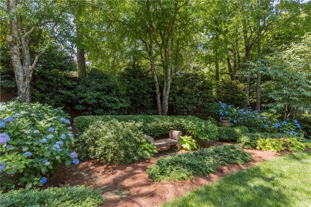 490 Tavern Circle, Sandy Springs, Georgia 30350, 4 Bedrooms Bedrooms, ,3 BathroomsBathrooms,Residential,Sold,490 Tavern Circle,6727128