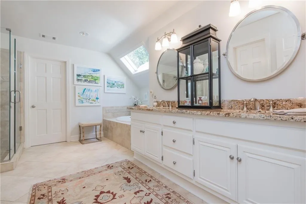 490 Tavern Circle, Sandy Springs, Georgia 30350, 4 Bedrooms Bedrooms, ,3 BathroomsBathrooms,Residential,Sold,490 Tavern Circle,6727128