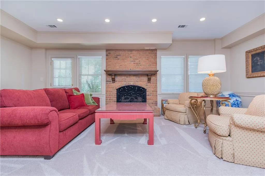 490 Tavern Circle, Sandy Springs, Georgia 30350, 4 Bedrooms Bedrooms, ,3 BathroomsBathrooms,Residential,Sold,490 Tavern Circle,6727128