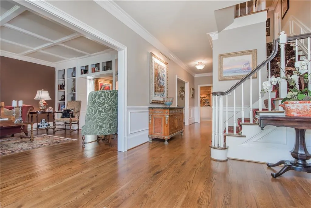 490 Tavern Circle, Sandy Springs, Georgia 30350, 4 Bedrooms Bedrooms, ,3 BathroomsBathrooms,Residential,Sold,490 Tavern Circle,6727128