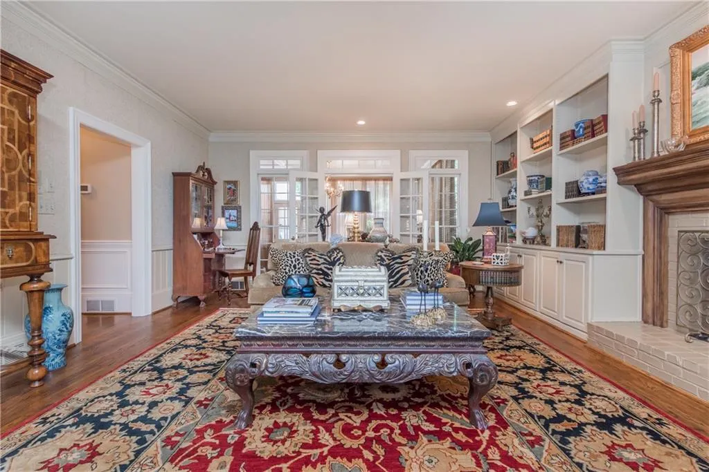 490 Tavern Circle, Sandy Springs, Georgia 30350, 4 Bedrooms Bedrooms, ,3 BathroomsBathrooms,Residential,Sold,490 Tavern Circle,6727128