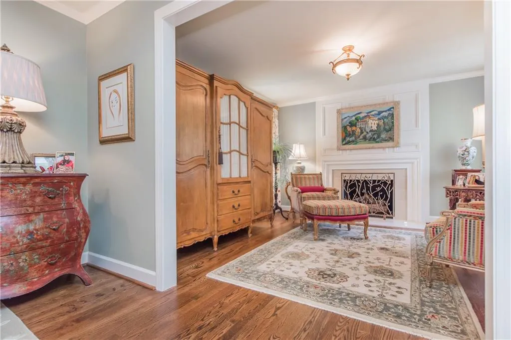 490 Tavern Circle, Sandy Springs, Georgia 30350, 4 Bedrooms Bedrooms, ,3 BathroomsBathrooms,Residential,Sold,490 Tavern Circle,6727128