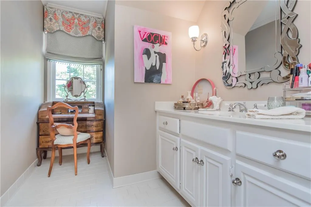 490 Tavern Circle, Sandy Springs, Georgia 30350, 4 Bedrooms Bedrooms, ,3 BathroomsBathrooms,Residential,Sold,490 Tavern Circle,6727128