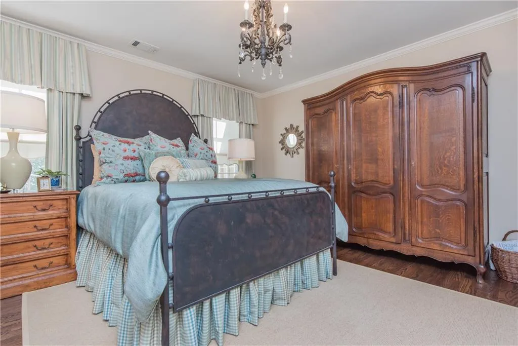 490 Tavern Circle, Sandy Springs, Georgia 30350, 4 Bedrooms Bedrooms, ,3 BathroomsBathrooms,Residential,Sold,490 Tavern Circle,6727128
