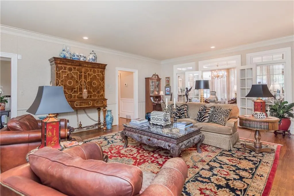 490 Tavern Circle, Sandy Springs, Georgia 30350, 4 Bedrooms Bedrooms, ,3 BathroomsBathrooms,Residential,Sold,490 Tavern Circle,6727128
