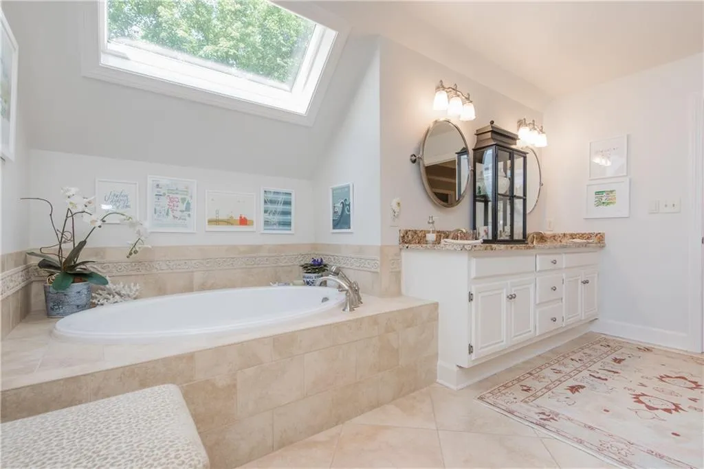 490 Tavern Circle, Sandy Springs, Georgia 30350, 4 Bedrooms Bedrooms, ,3 BathroomsBathrooms,Residential,Sold,490 Tavern Circle,6727128