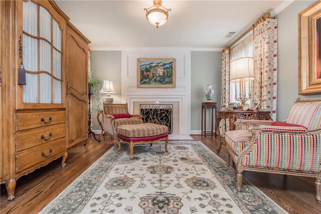 490 Tavern Circle, Sandy Springs, Georgia 30350, 4 Bedrooms Bedrooms, ,3 BathroomsBathrooms,Residential,Sold,490 Tavern Circle,6727128