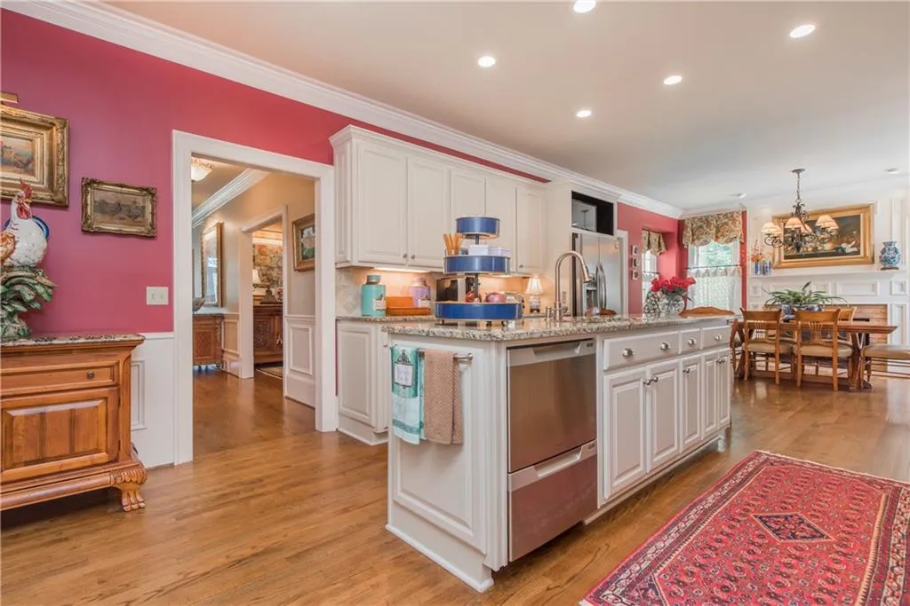 490 Tavern Circle, Sandy Springs, Georgia 30350, 4 Bedrooms Bedrooms, ,3 BathroomsBathrooms,Residential,Sold,490 Tavern Circle,6727128