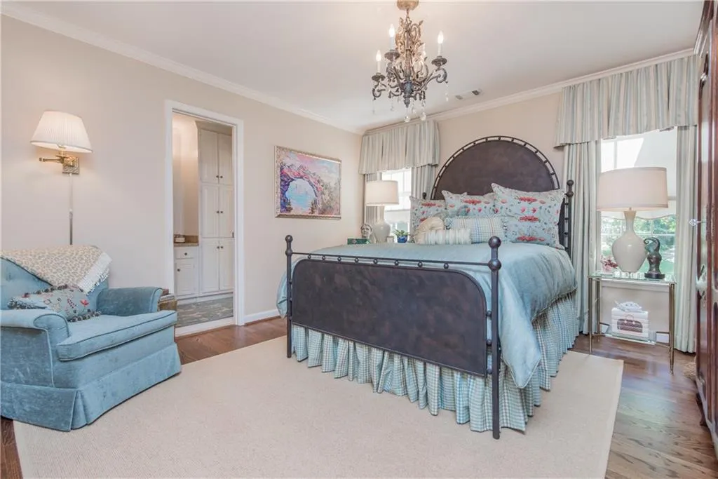 490 Tavern Circle, Sandy Springs, Georgia 30350, 4 Bedrooms Bedrooms, ,3 BathroomsBathrooms,Residential,Sold,490 Tavern Circle,6727128