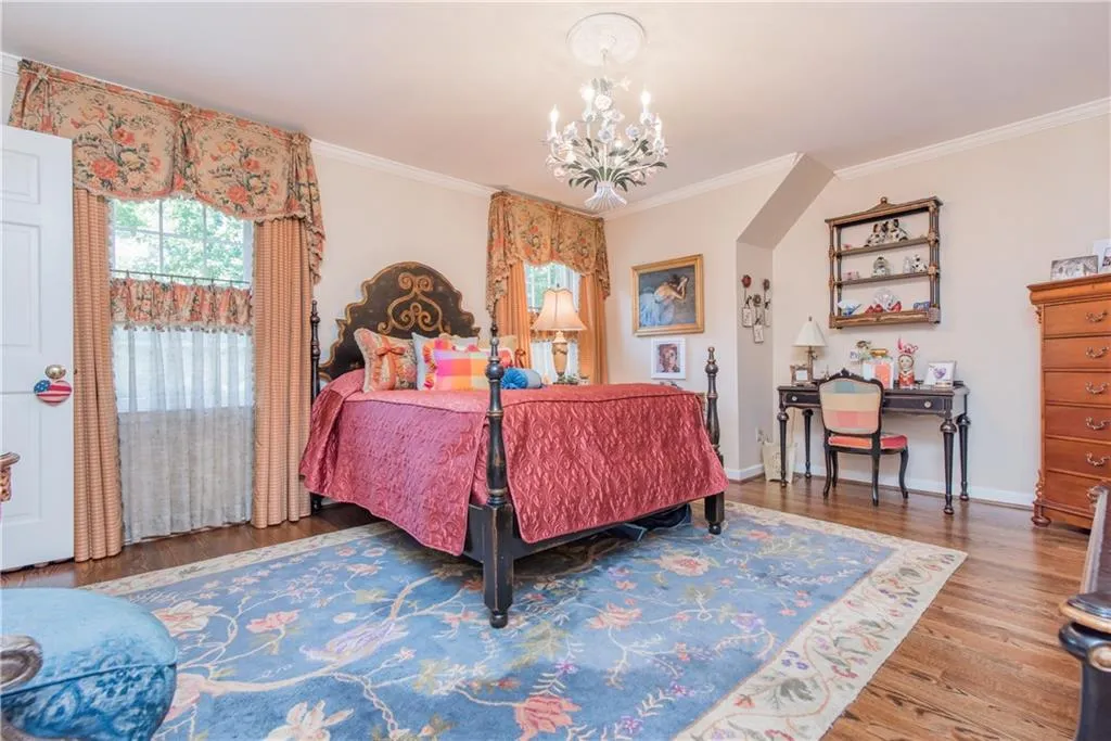 490 Tavern Circle, Sandy Springs, Georgia 30350, 4 Bedrooms Bedrooms, ,3 BathroomsBathrooms,Residential,Sold,490 Tavern Circle,6727128